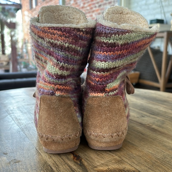 Girls Bear Paw Winter Sweater Boots - Picture 4 of 6